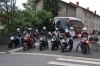 Départ sous escorte...
