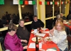 A une table des...