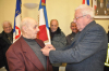 Jean décore Roger Mijola