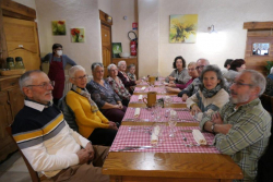Une table des Aînés